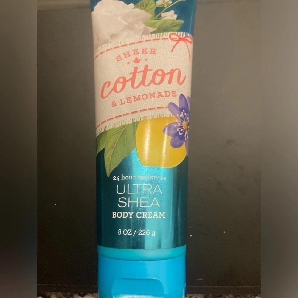 Bath & body works sheet cotton & lemonade 24 hour moisture body cream.8 oz size.